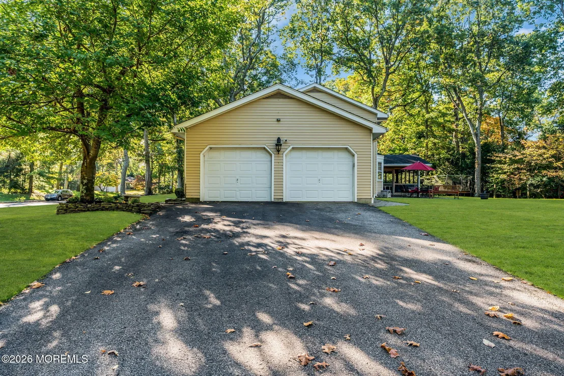 Photo of 17 Horicon Drive