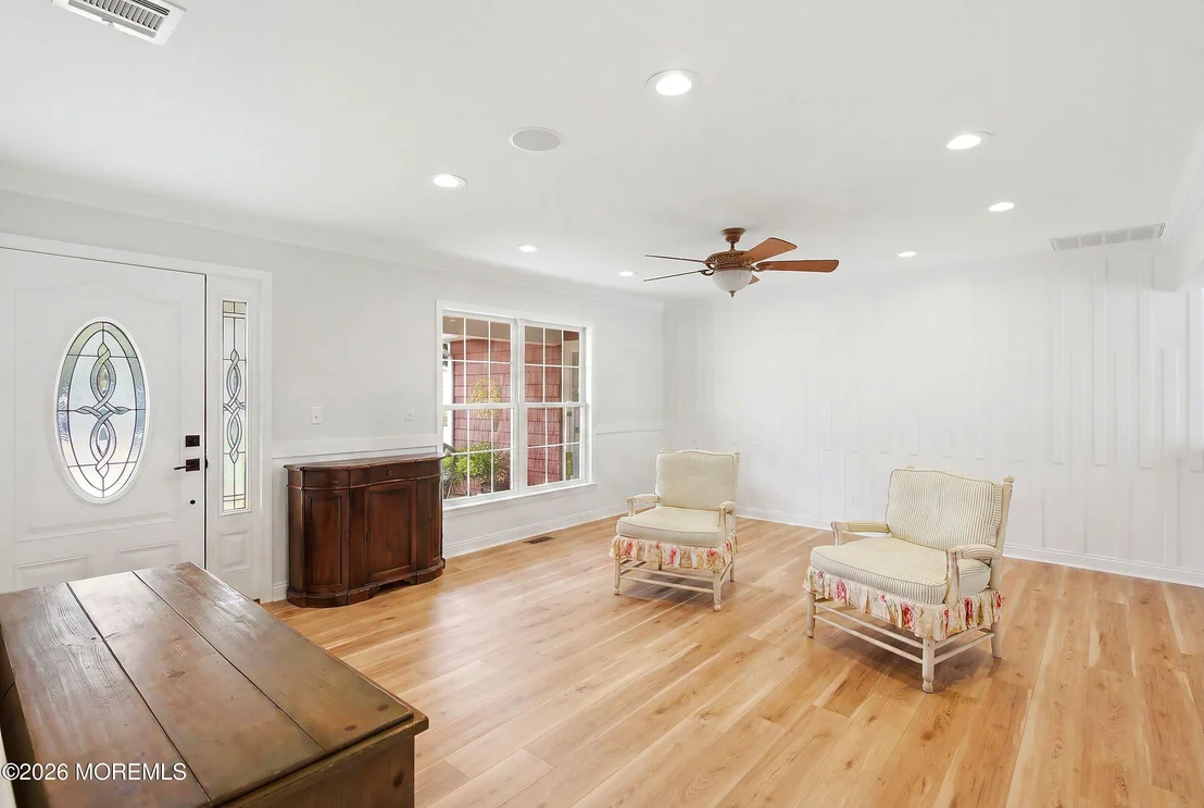 Photo of 406 Laurel Boulevard