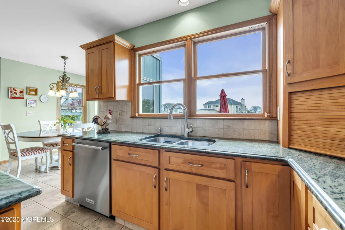 Photo of 560 Midwood Drive