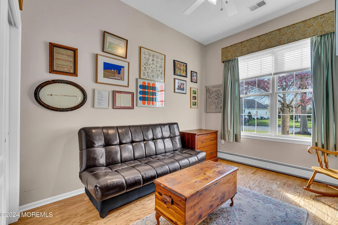 Photo of 2584 Collier Road