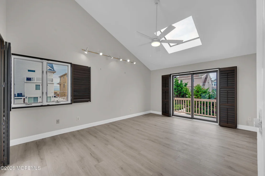 Photo of 3 7th Avenue