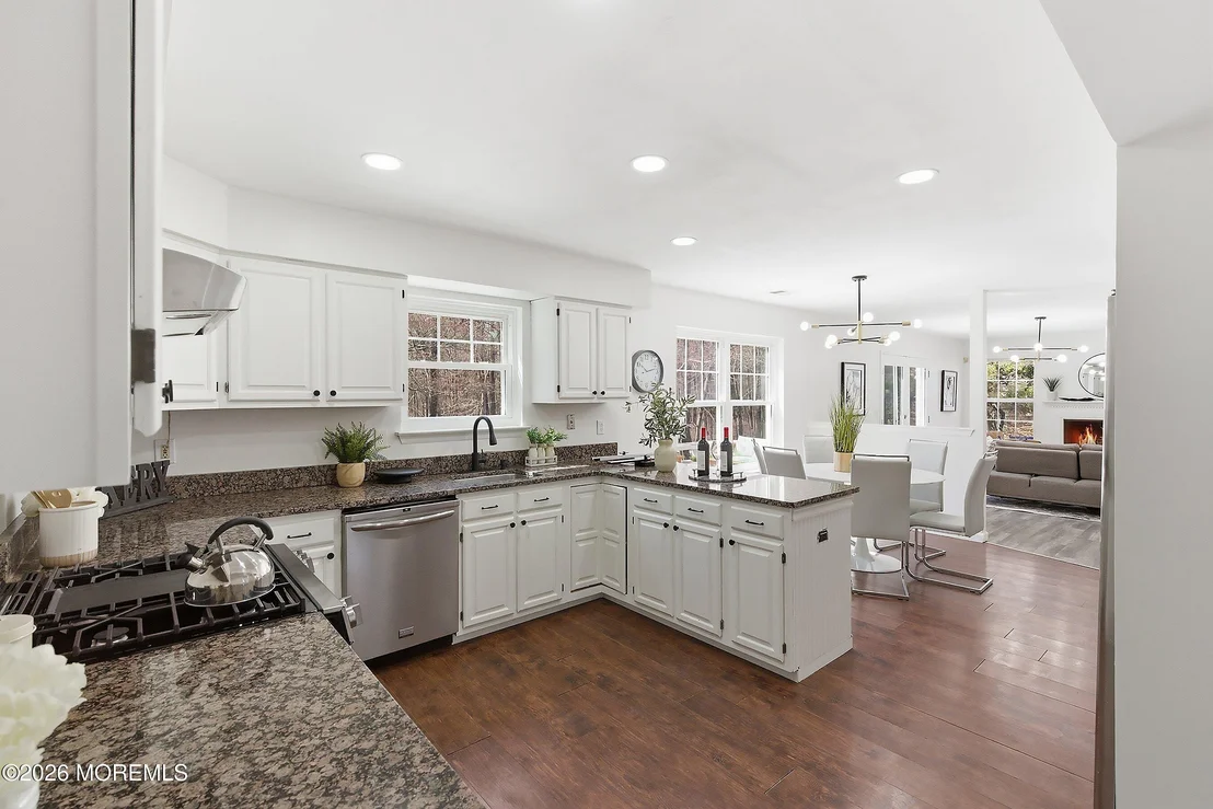 Photo of 565 Buttonwood Drive