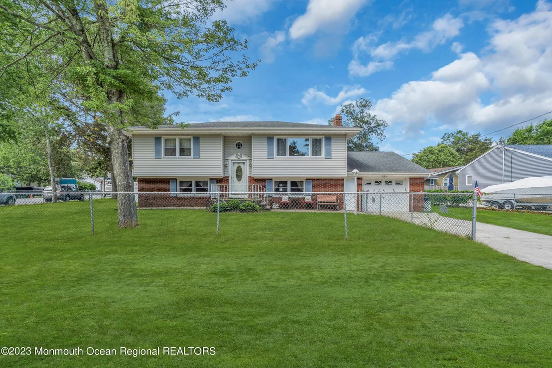 Photo of 303 Station Drive