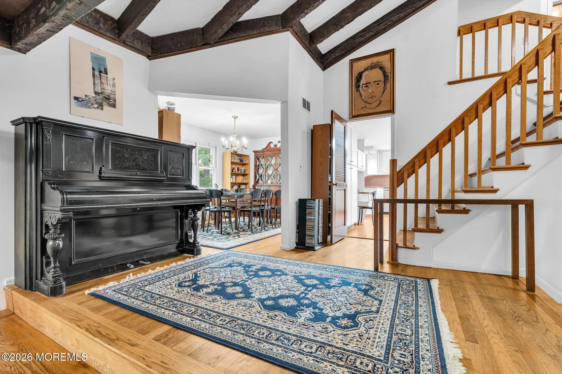Photo of 343 River Road