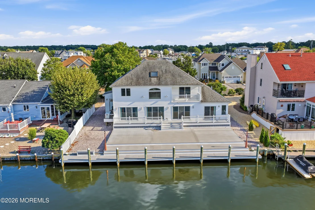 Photo of 717 Fairview Lane