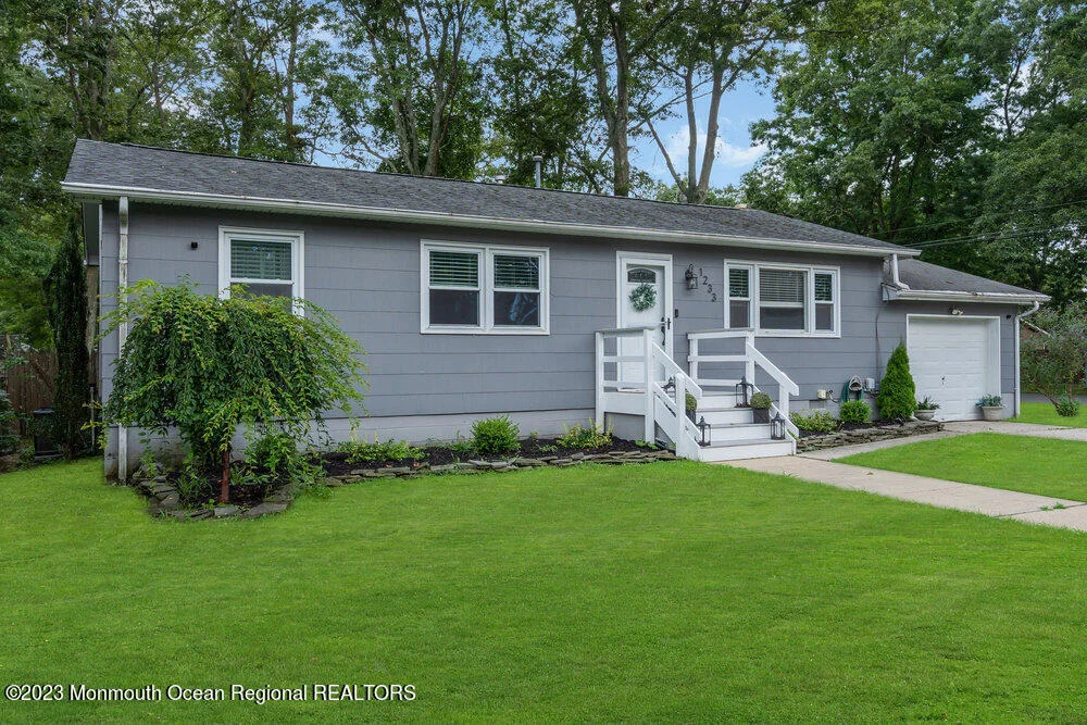 Photo of 1233 Clearview Street