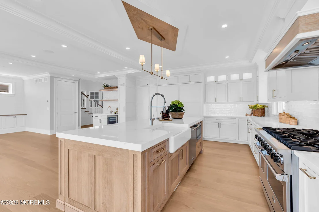 Photo of 153 Pershing Boulevard