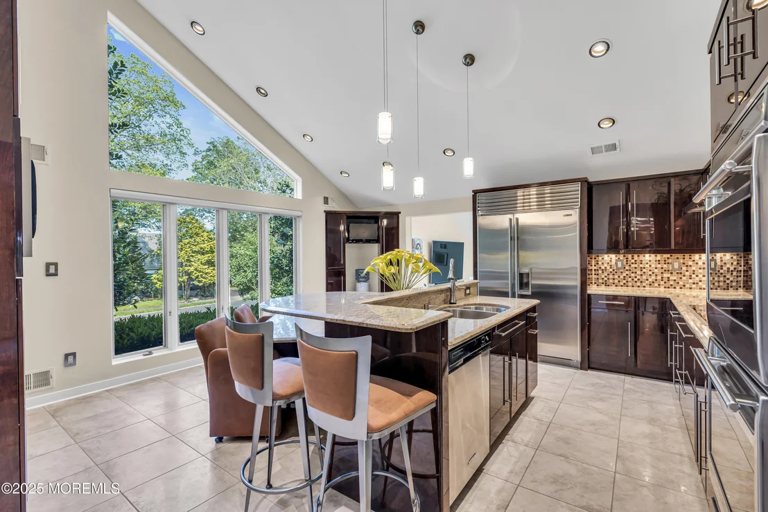 Photo of 635 Winding River Road