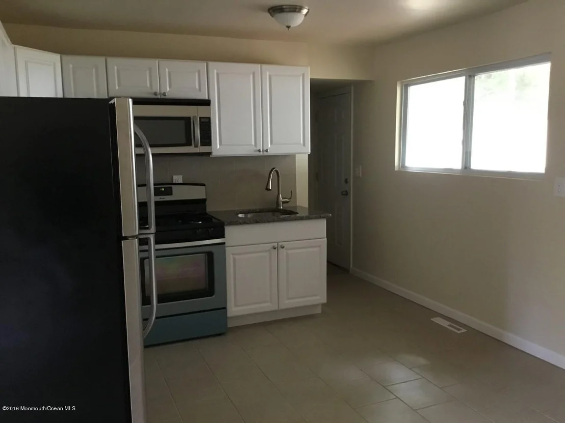 Photo of 438 Applegate Avenue