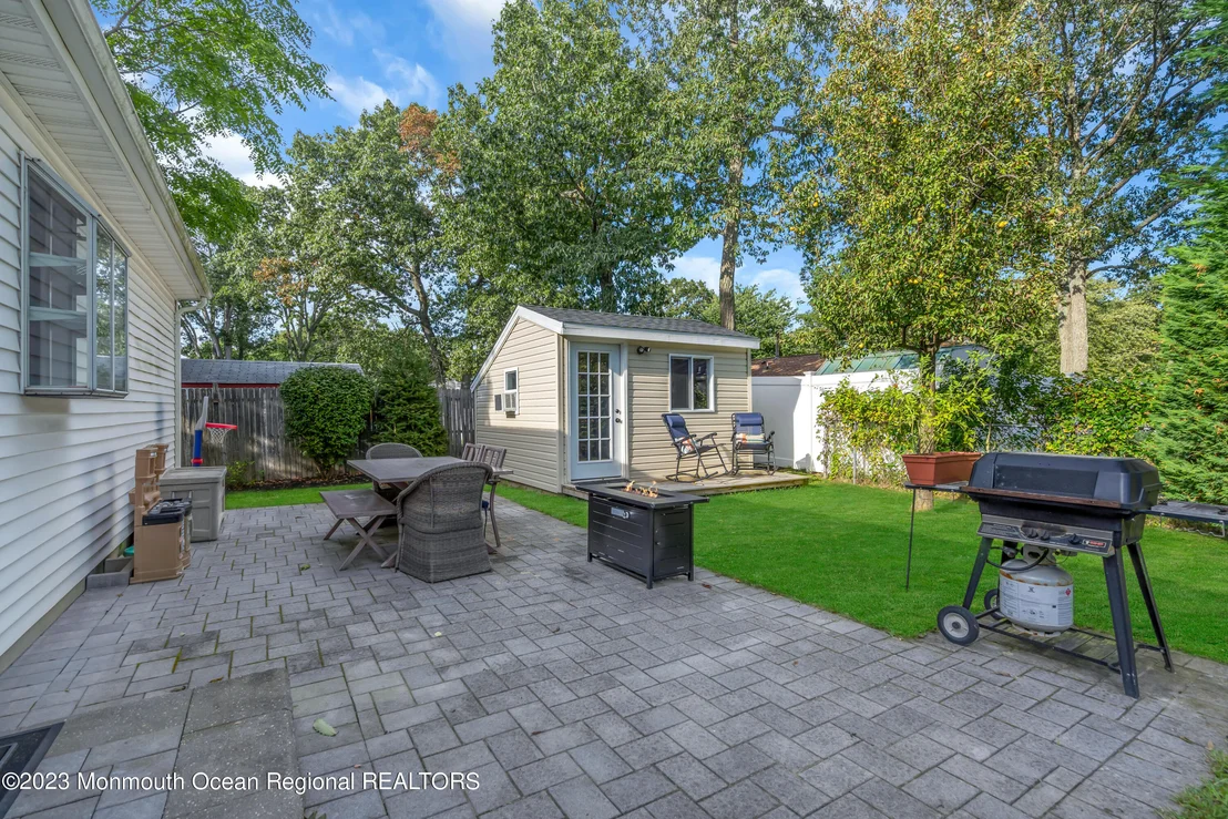 Photo of 1435 Flintoft Avenue