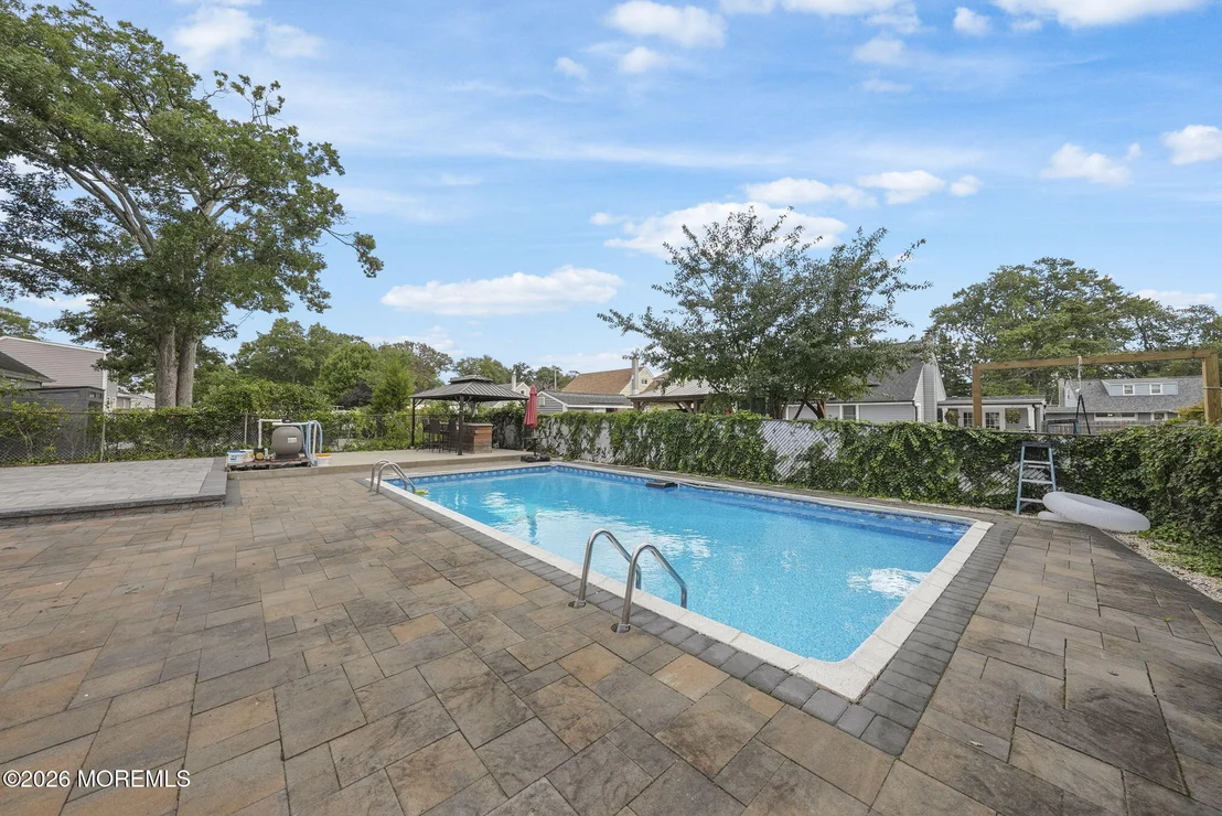 Photo of 105 Roosevelt Drive