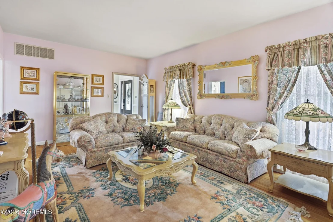 Photo of 711 Tall Oaks Drive