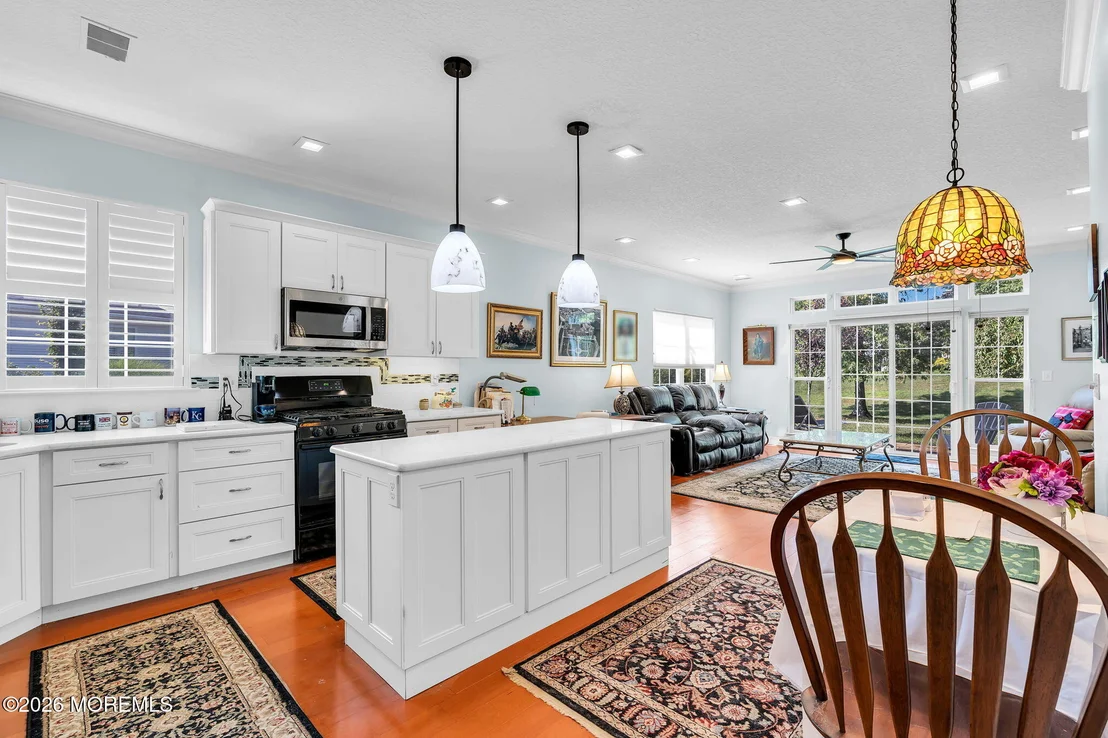 Photo of 2593 Collier Road