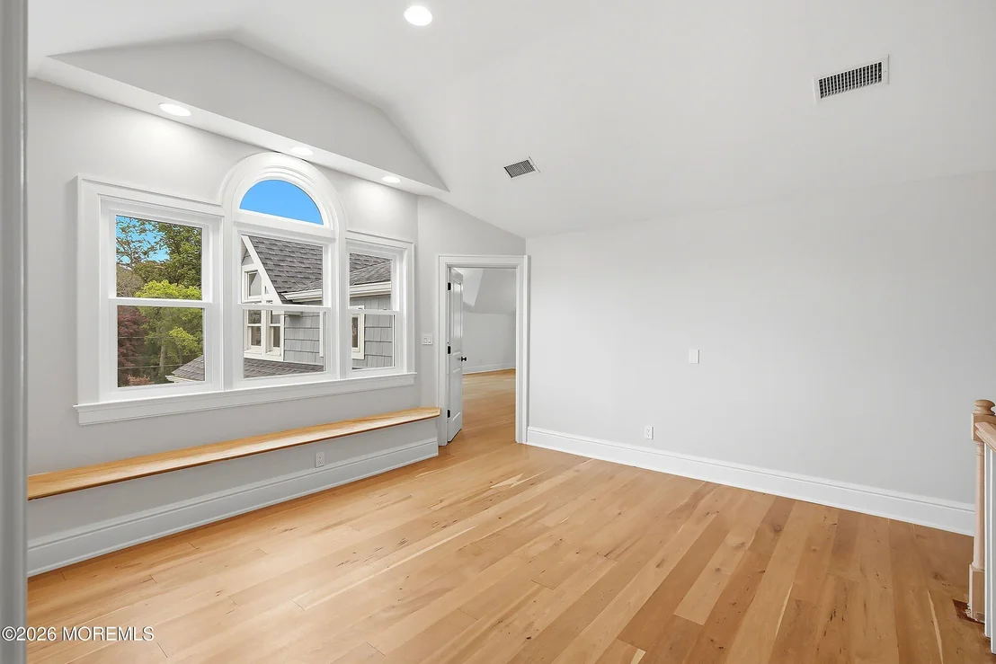 Photo of 4 Oneida Avenue