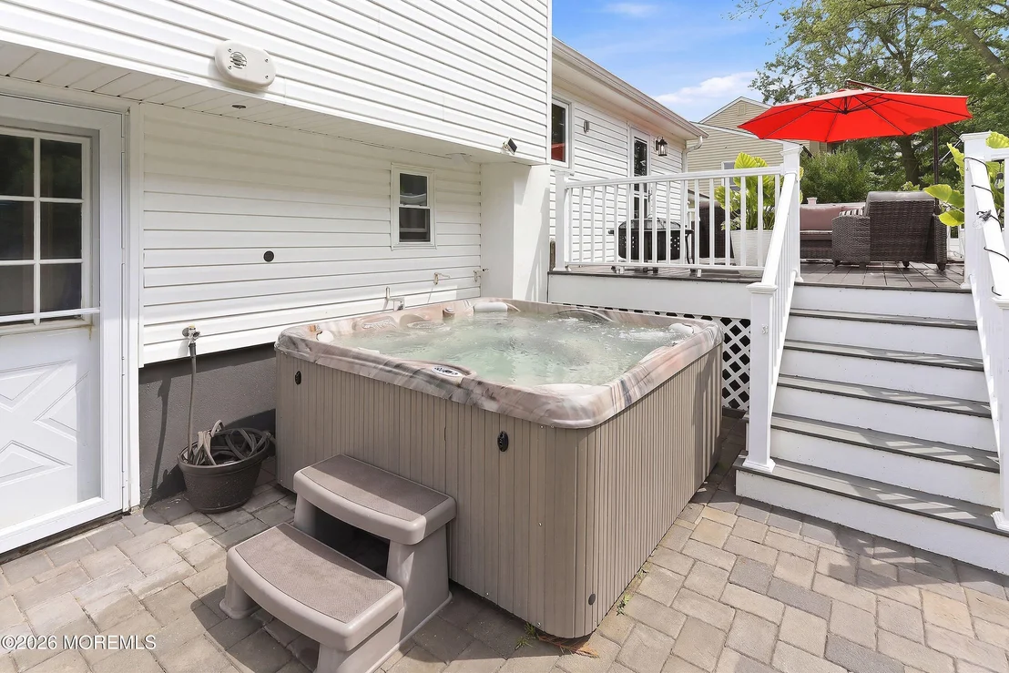 Photo of 1114 Interlaken Avenue