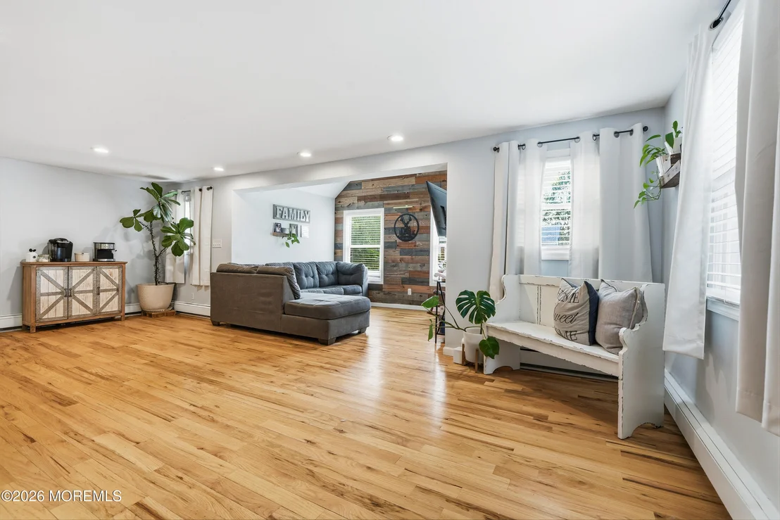Photo of 1437 Jay Street