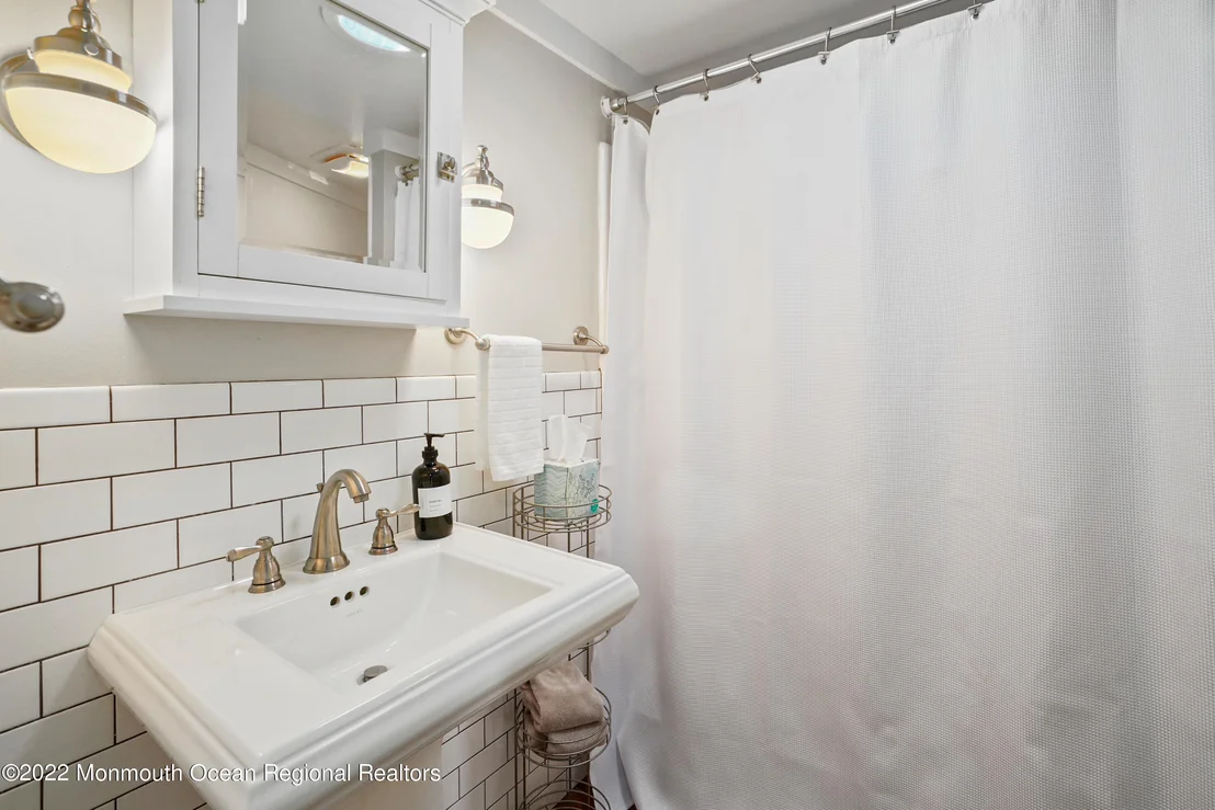 Photo of 2409 Riverside Terrace