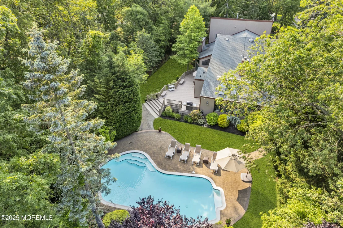 Photo of 635 Winding River Road