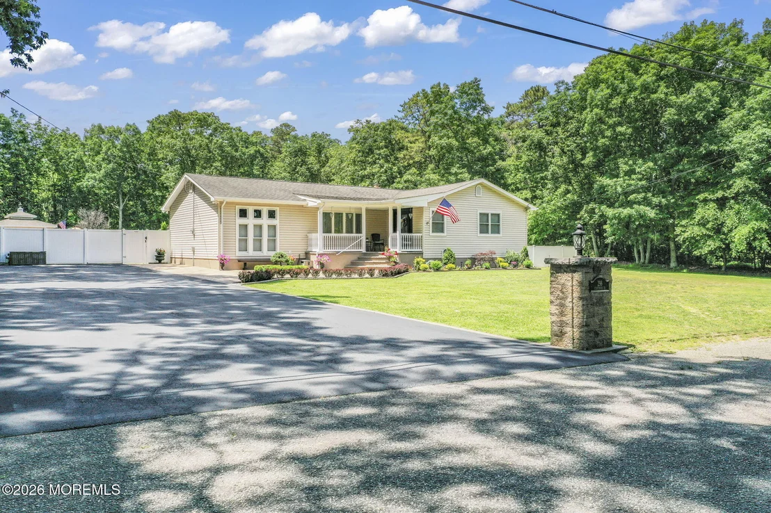 Photo of 296 Sunnybrook Road