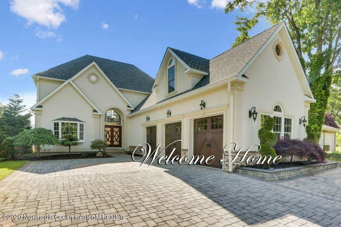 Photo of 2567 River Road