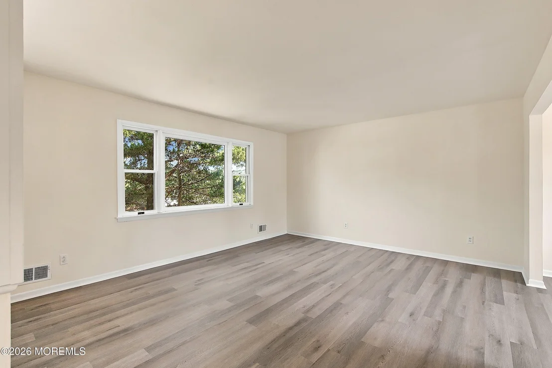 Photo of 296 Lake Shore Drive