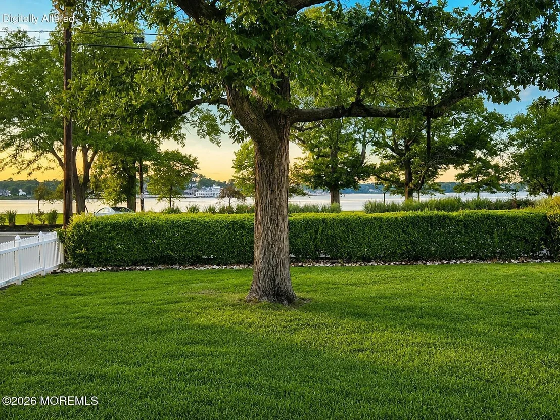 Photo of 1601 River Road