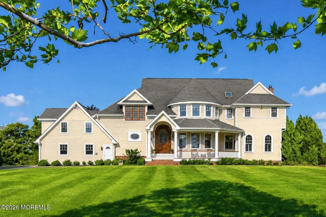 Photo of 229 Comanche Drive