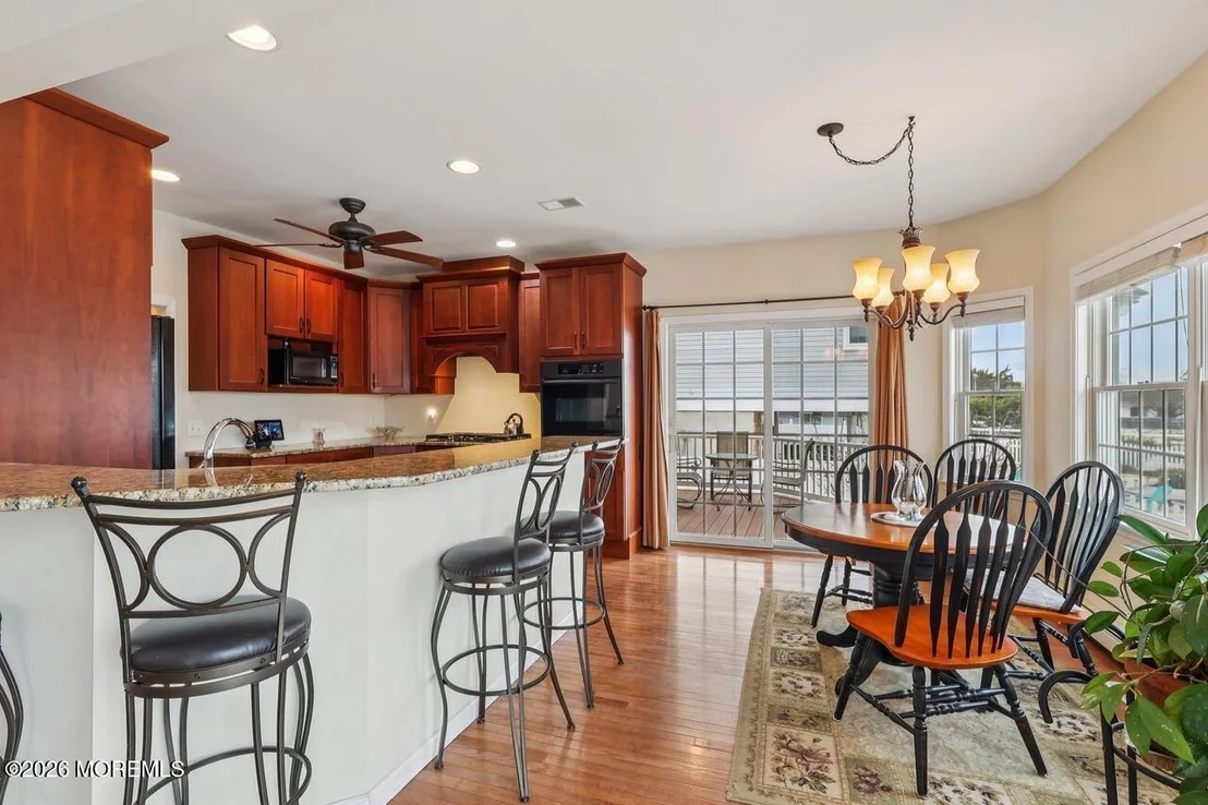 Photo of 232 Montclair Road S