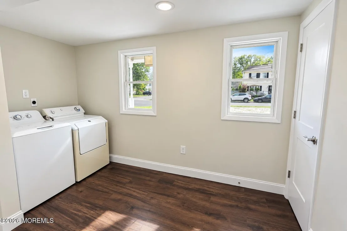 Photo of 856 E Concourse