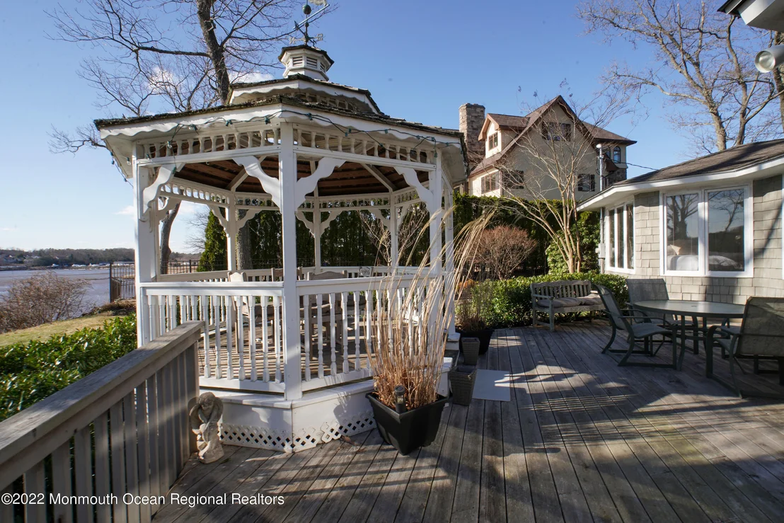 Photo of 2409 Riverside Terrace