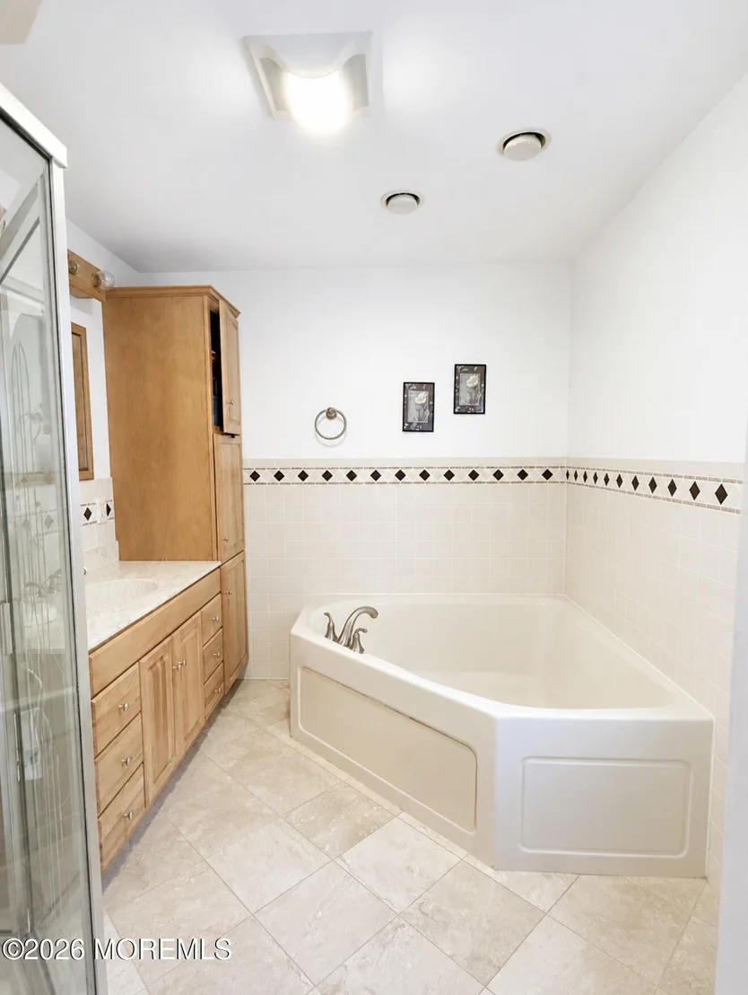 Photo of 565 Azalea Drive