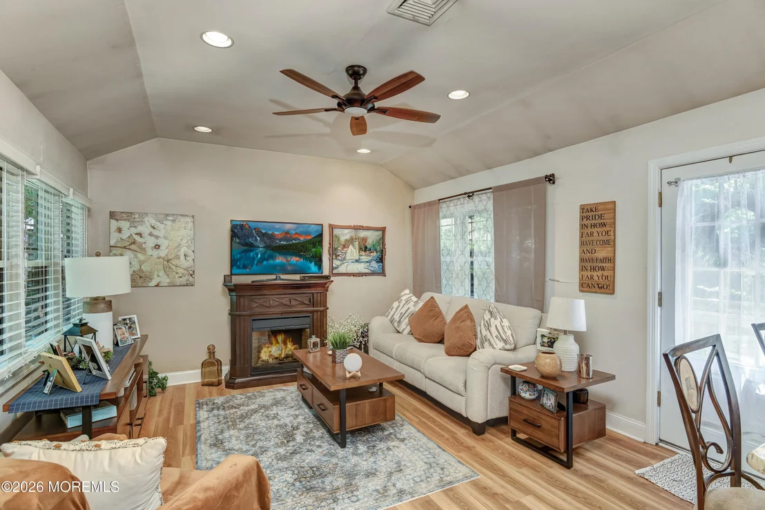 Photo of 309 Deerfoot Lane