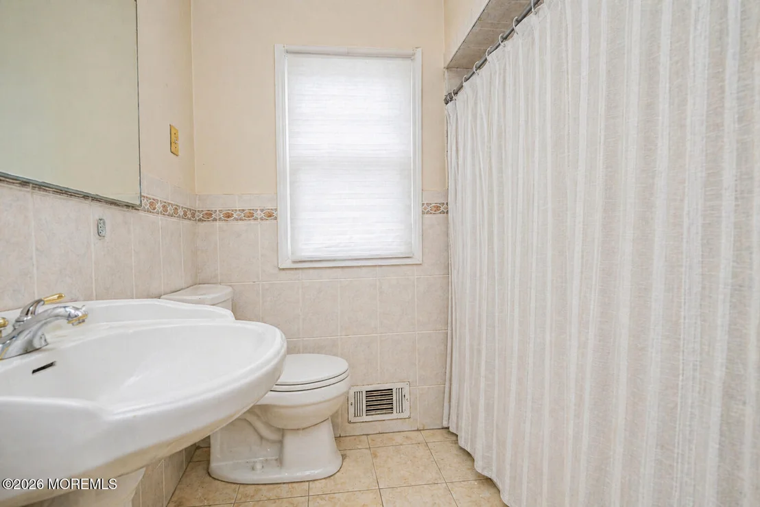 Photo of 74 Center Avenue
