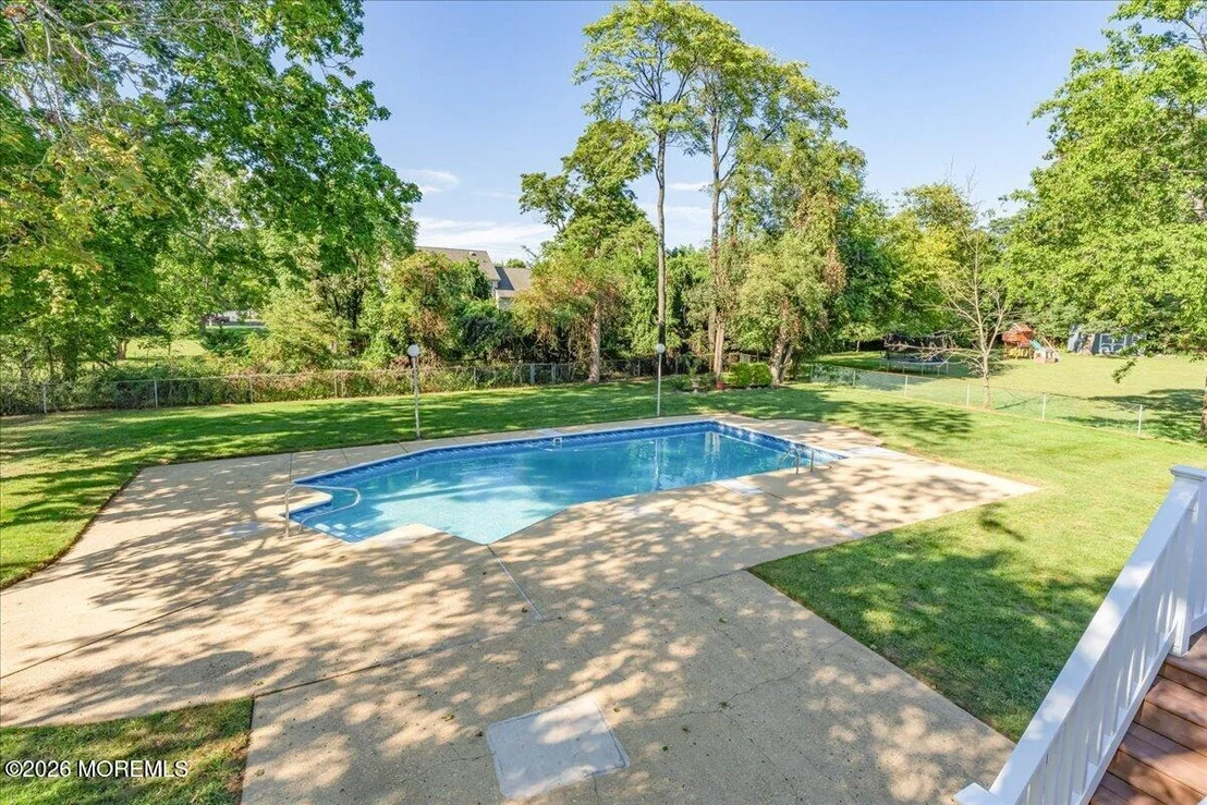 Photo of 5 Colonial Way