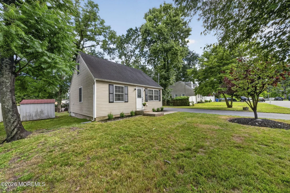 Photo of 516 Middle Lane