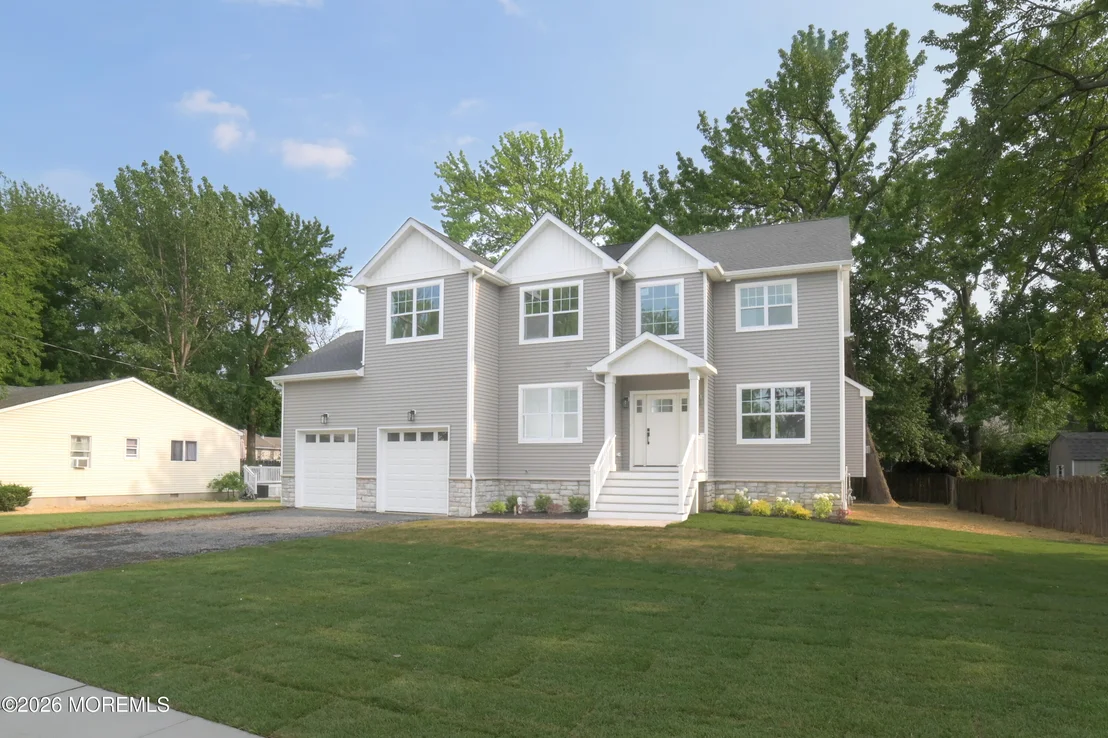 Photo of 128 Center Avenue