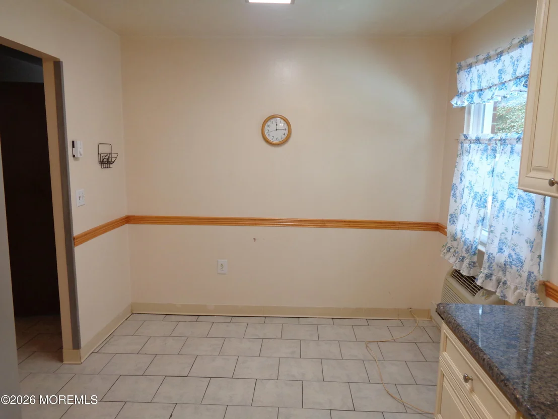 Photo of 608 B Willow Lane