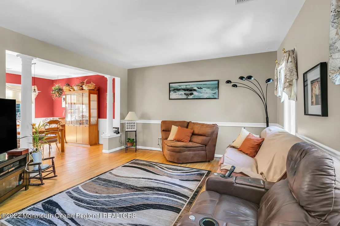 Photo of 933 Birch Drive