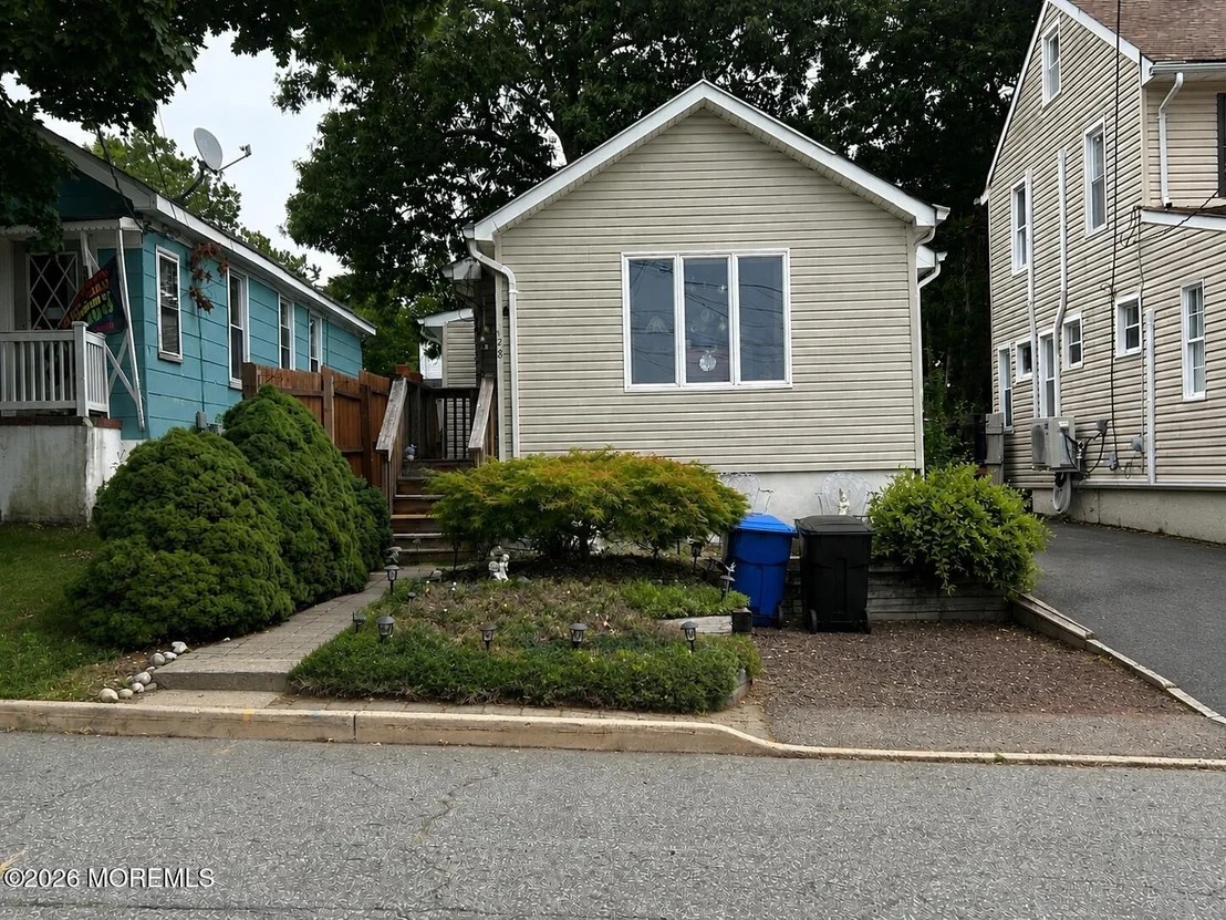 Photo of 128 Chamone Avenue