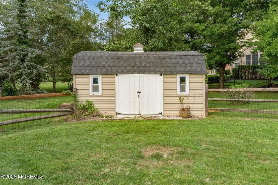 Photo of 48 Lakeside Avenue