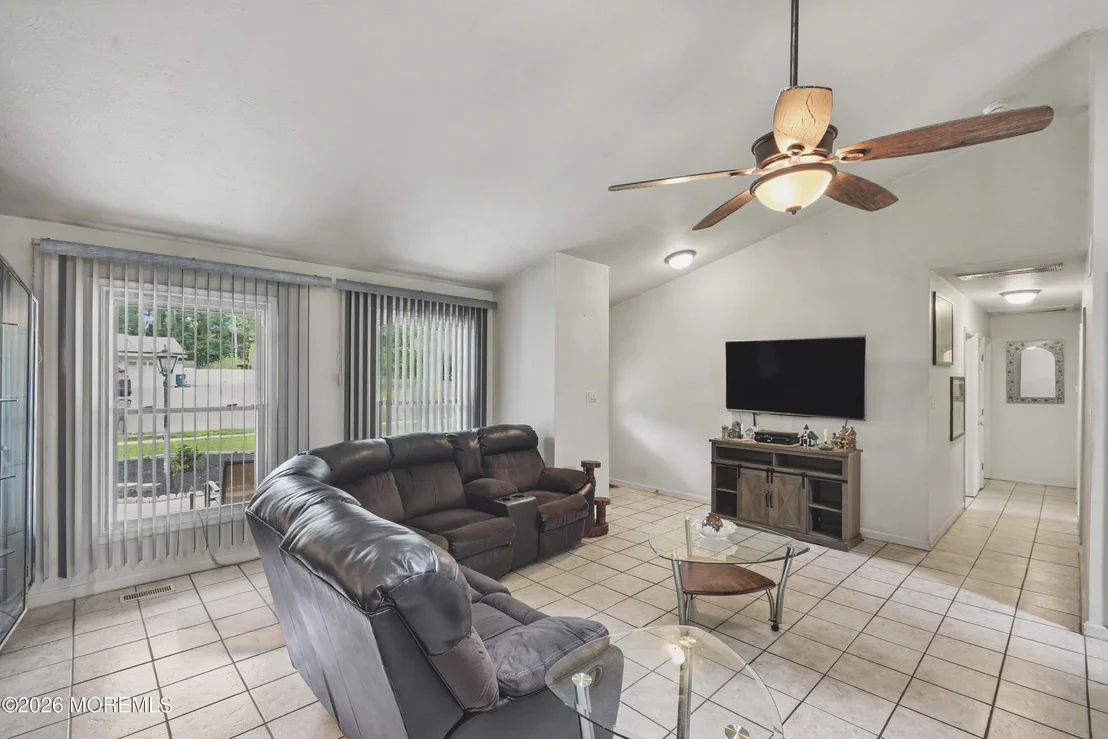 Photo of 35 Buckingham Drive