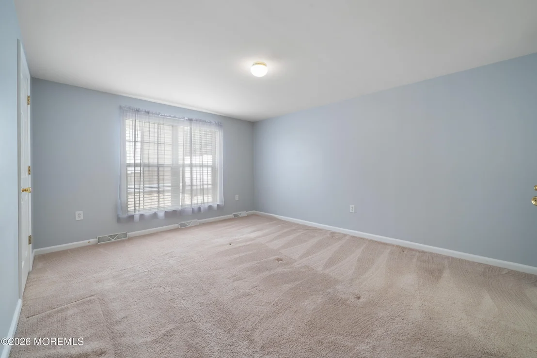 Photo of 48 Fort Lee Drive