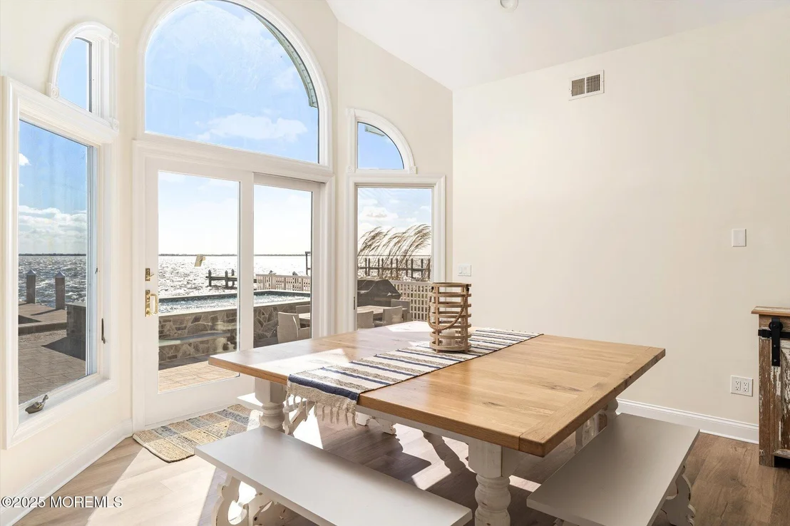 Photo of 673 Bayview Drive