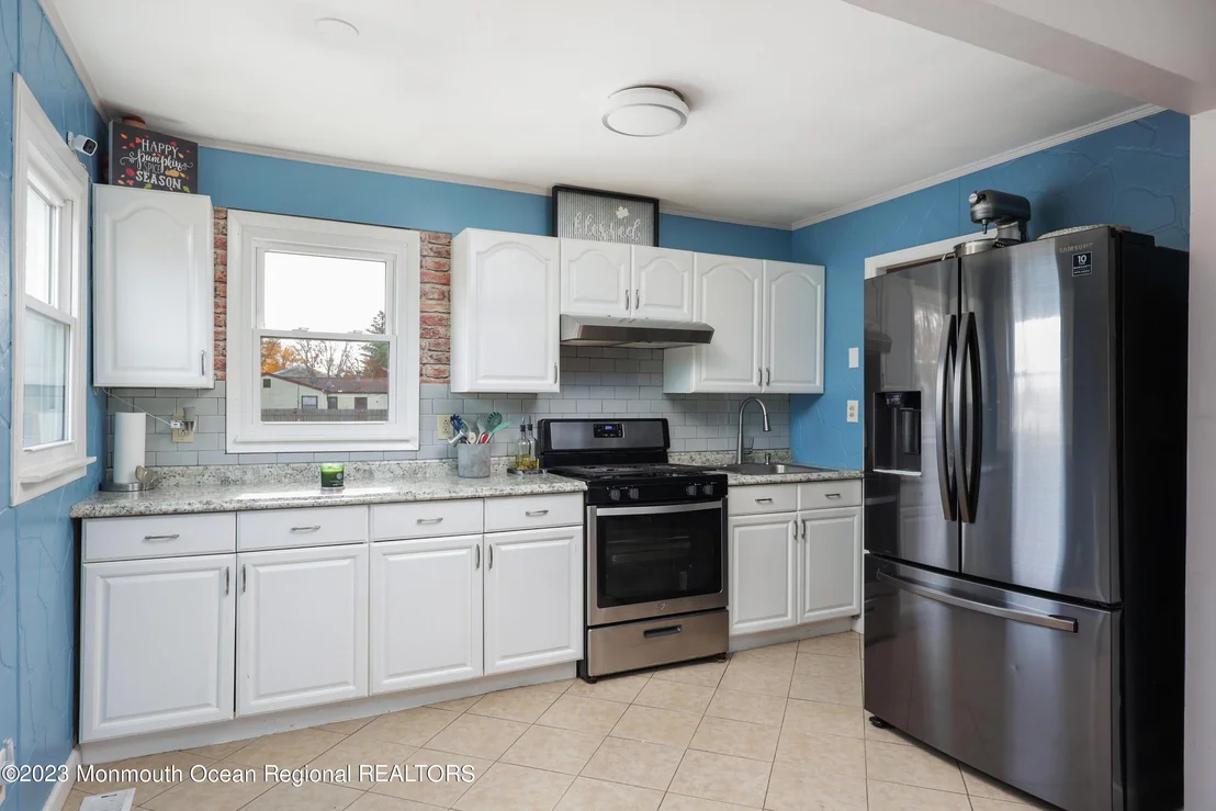 Photo of 214 Orangewood Drive