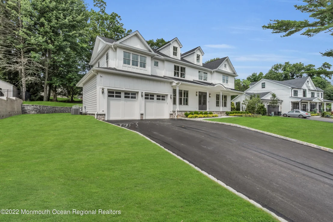 Photo of 376 Orenda Circle