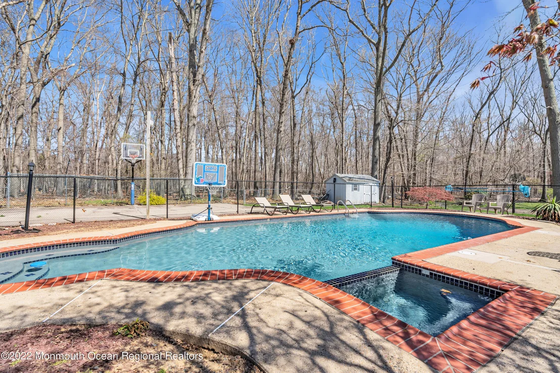 Photo of 7 Algonquin Drive
