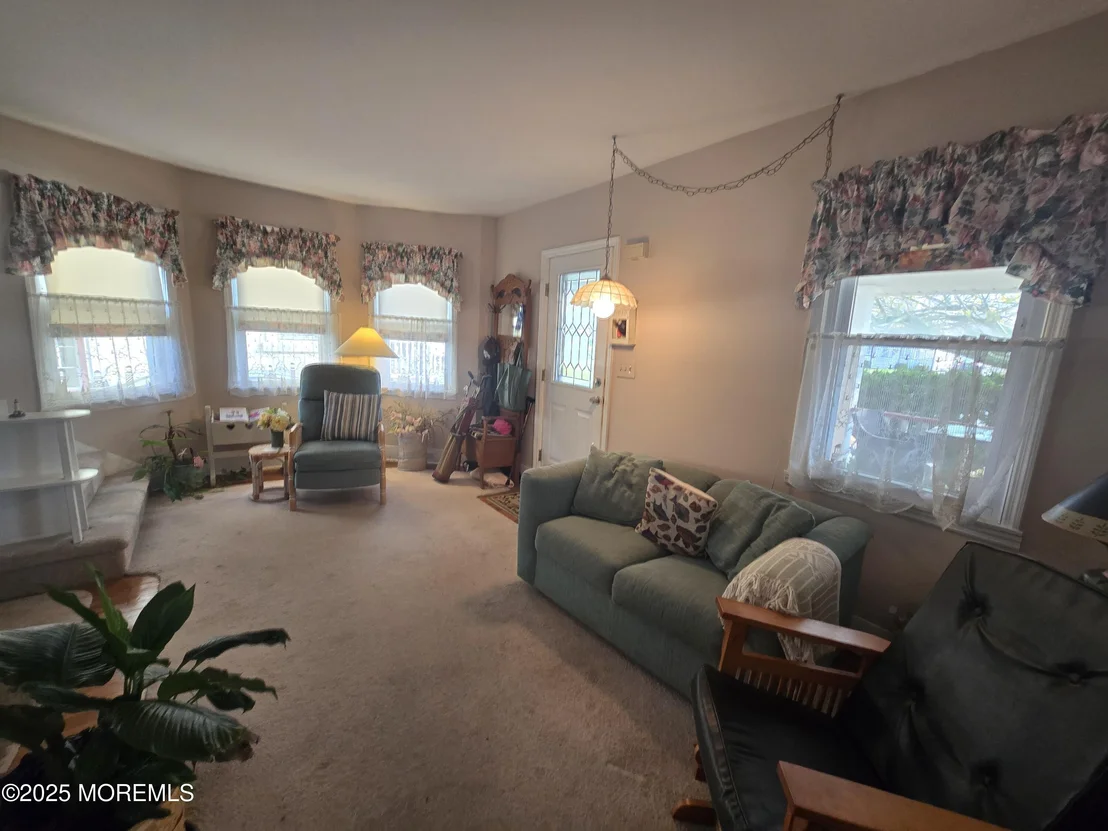 Photo of 214 5th Avenue