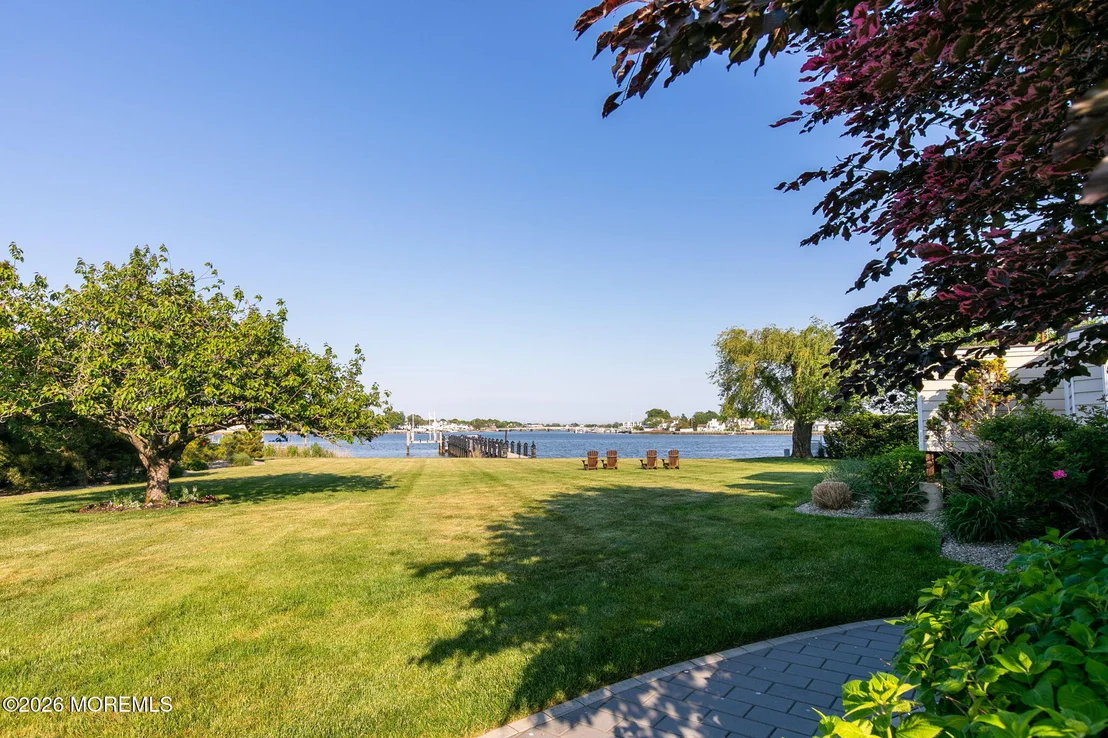 Photo of 229 Comanche Drive