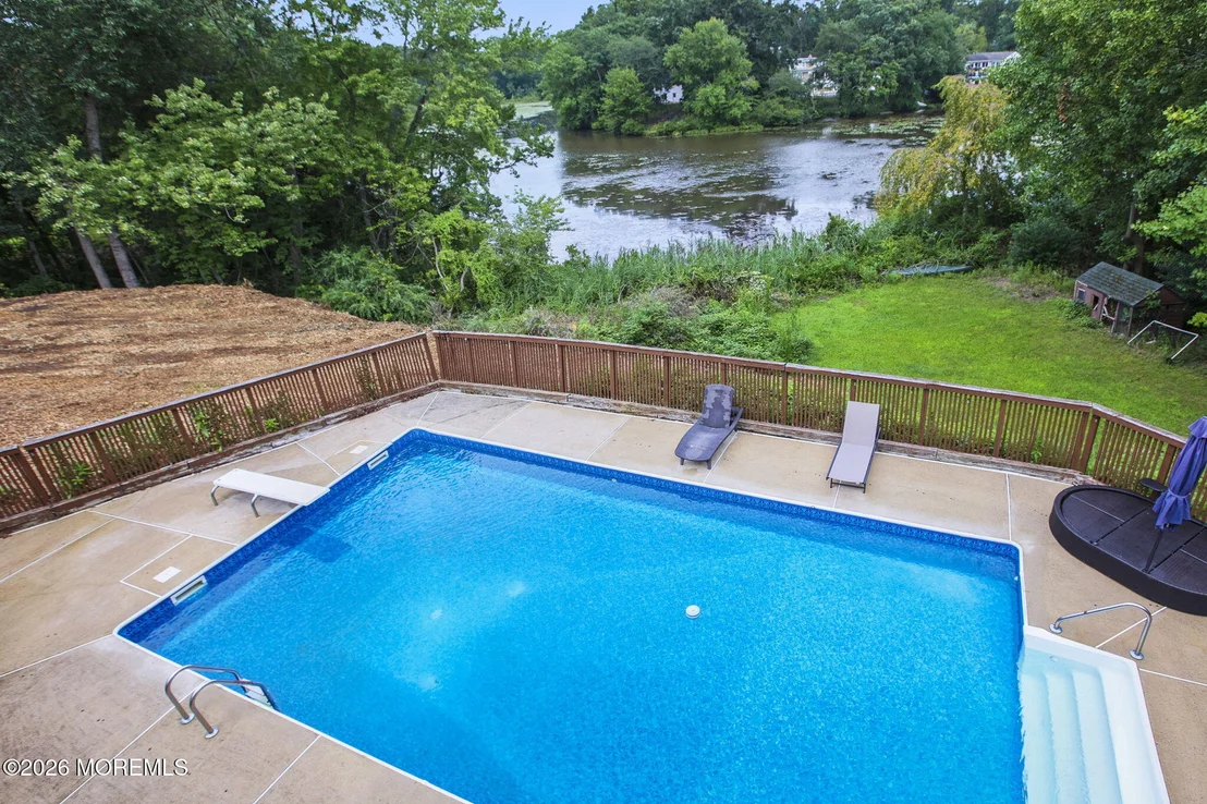 Photo of 30 S Lakeview Drive