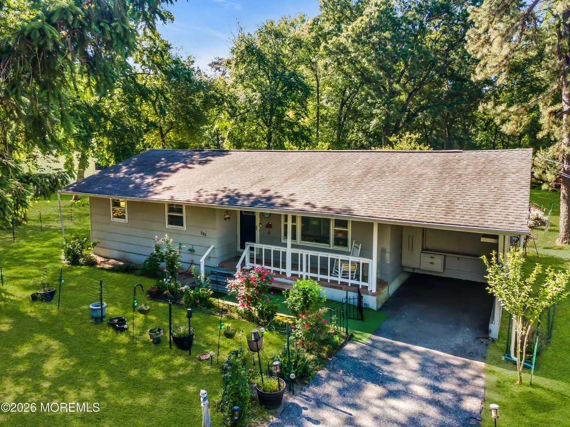 Photo of 416 Oak Tree Road